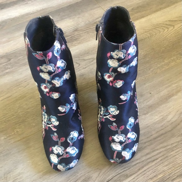 Urban Outfitters Women’s Blue Juliet Floral Ankle Boots Size 7 - Picture 5 of 8